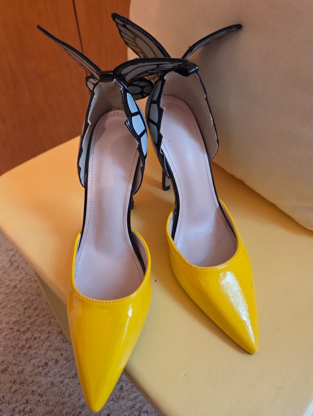 Yellow Butterfly High Heel Pumps Celebrate DOLLY - Picture 3 of 12